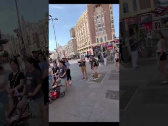 Пою хит Магомаева в центре Мадрида 