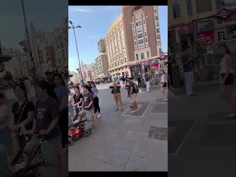 Пою хит Магомаева в центре Мадрида Пою хит Магомаева в центре Мадрида