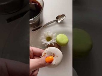 C&rsquo;est l&rsquo;heure d&rsquo;un petit macaron