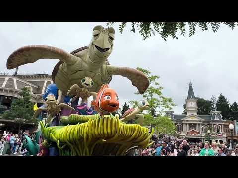 Disneyland Paris characters parade Діснейленд парад мультгероїв