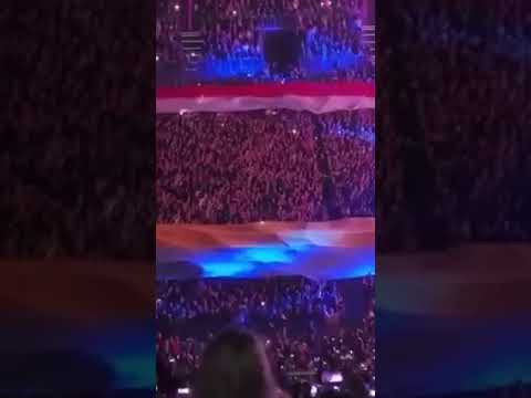 Scorpions: ...Now listen to my heart, it says Ukrainia...