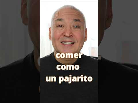 Испанский в ШОРТАХ. "Comer como un.....  Есть очень мало"#shorts