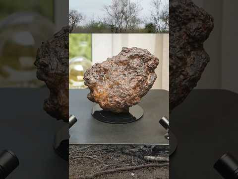 Таємничий метеорит | Mysterious meteorite
